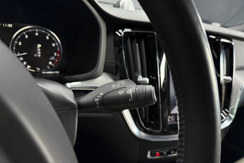  Ponuka vozidiel / Volvo V60 T6 Inscription AWD A/T - video