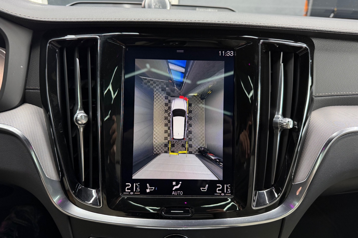 Ponuka vozidiel / Volvo V60 T6 Inscription AWD A/T - video
