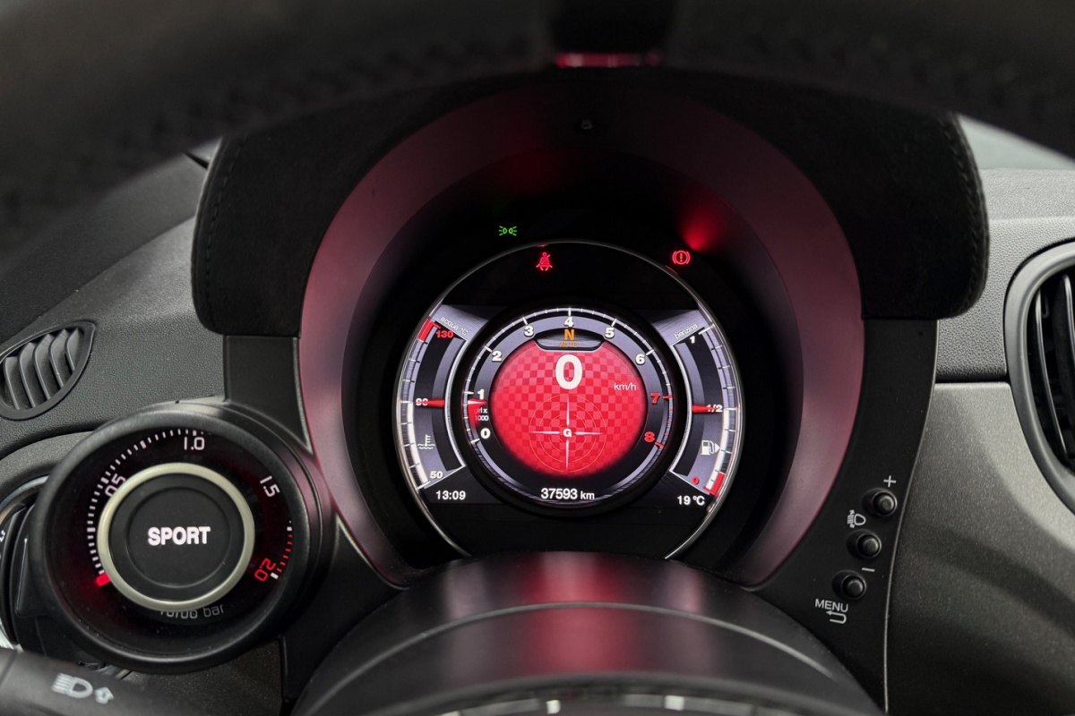 Ponuka vozidiel / Abarth 500 A/T - video