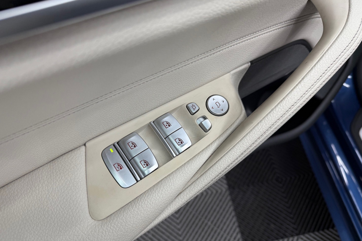 Ponuka vozidiel / BMW Rad 5 530e xDrive A/T - video