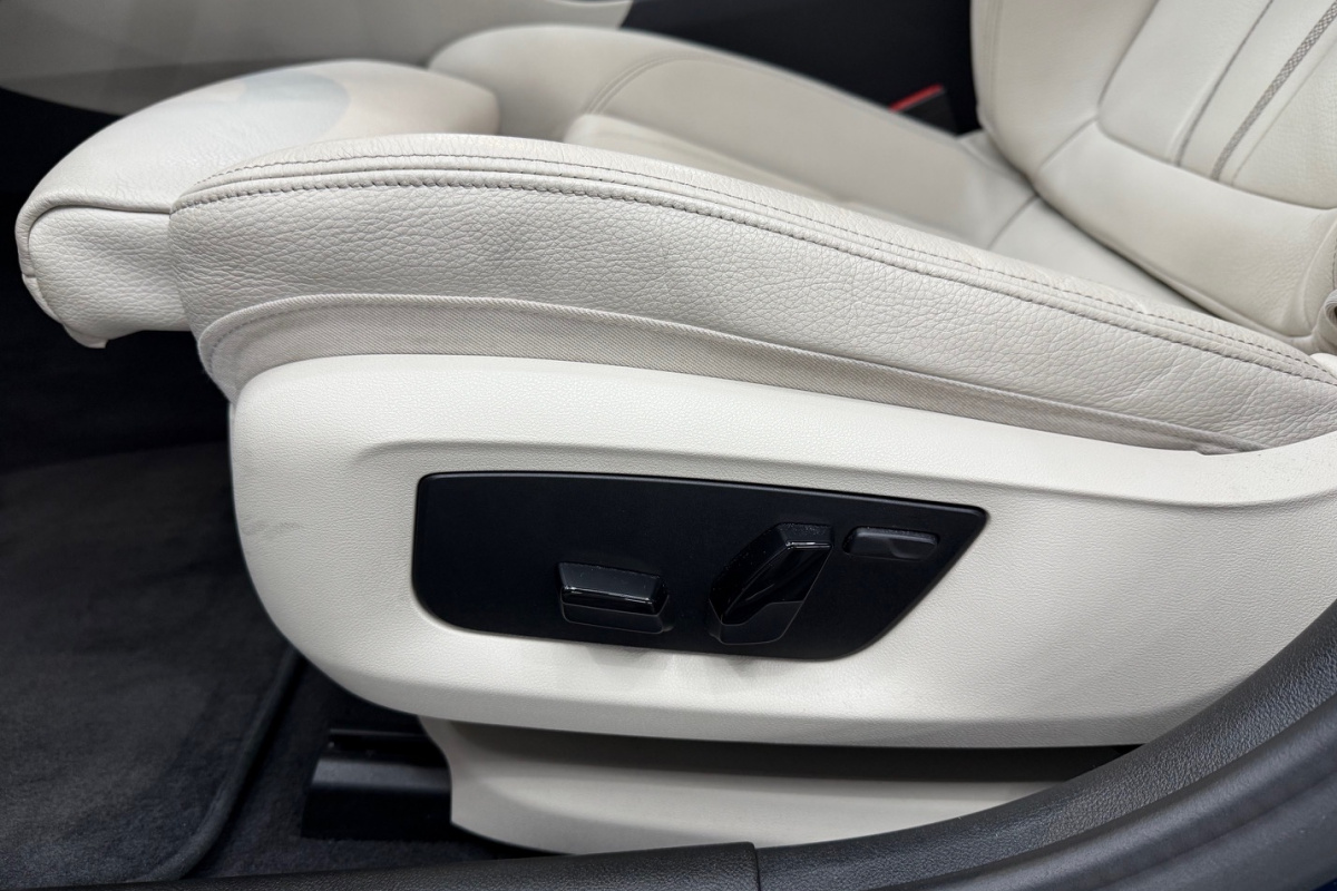 Ponuka vozidiel / BMW Rad 5 530e xDrive A/T - video