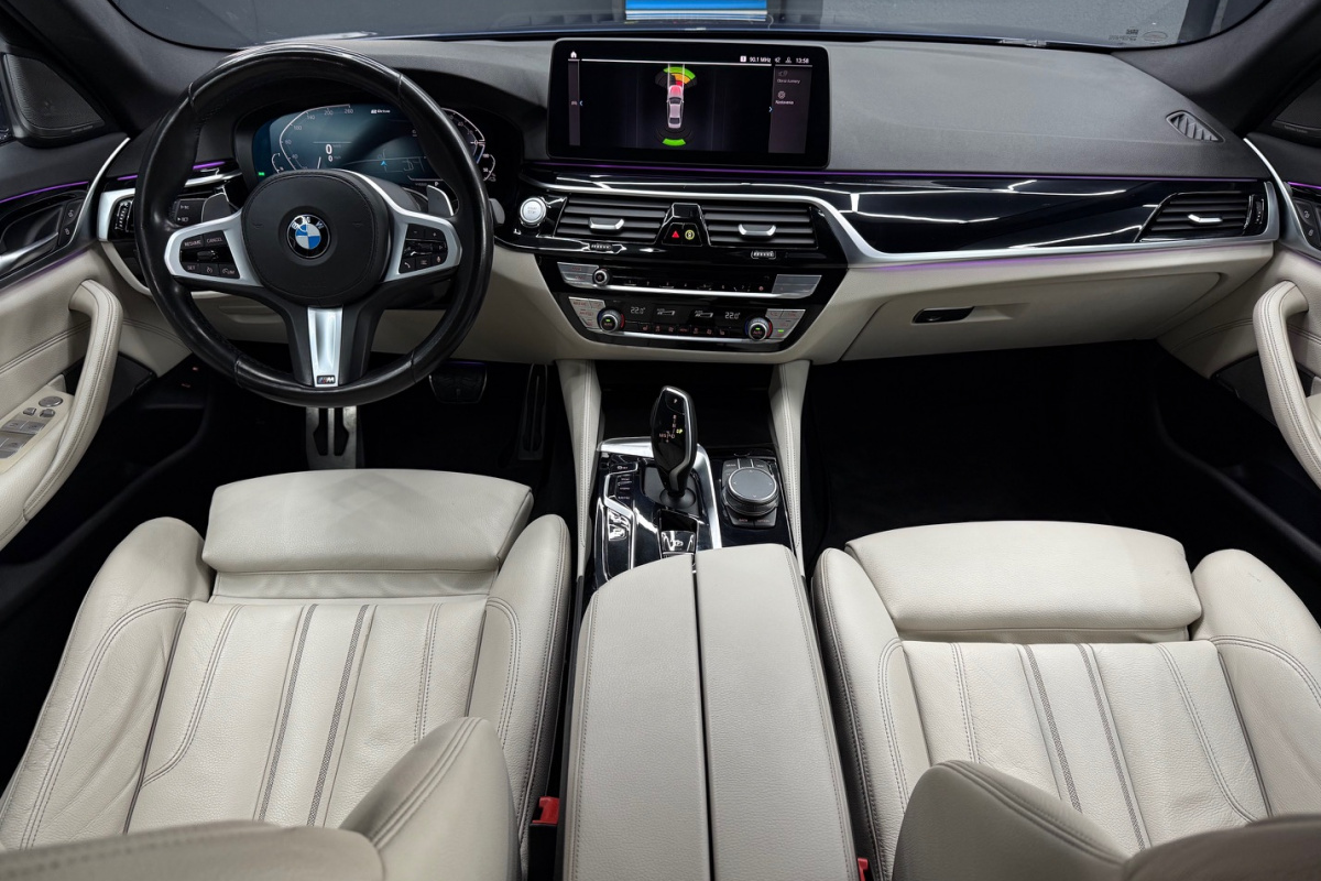 Ponuka vozidiel / BMW Rad 5 530e xDrive A/T - video