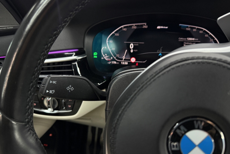 Ponuka vozidiel / BMW Rad 5 530e xDrive A/T - video Ponuka vozidiel / BMW Rad 5 530e xDrive A/T - video