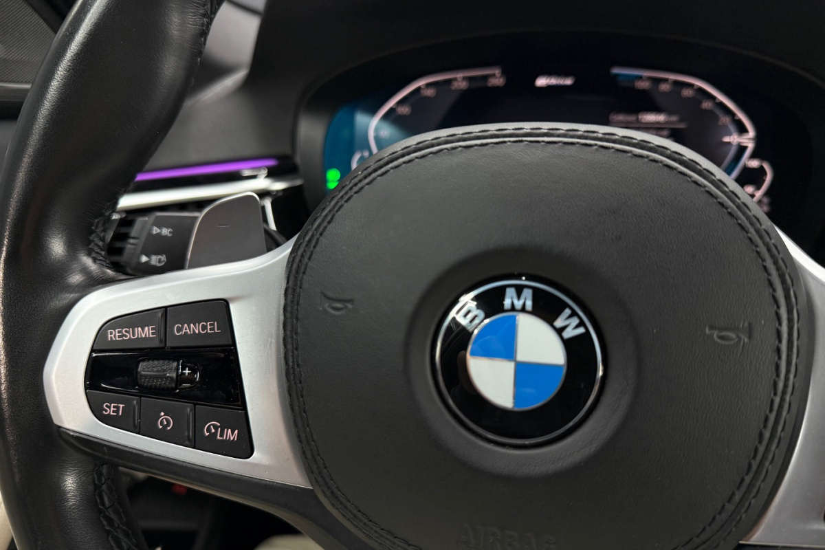 Ponuka vozidiel / BMW Rad 5 530e xDrive A/T - video Ponuka vozidiel / BMW Rad 5 530e xDrive A/T - video