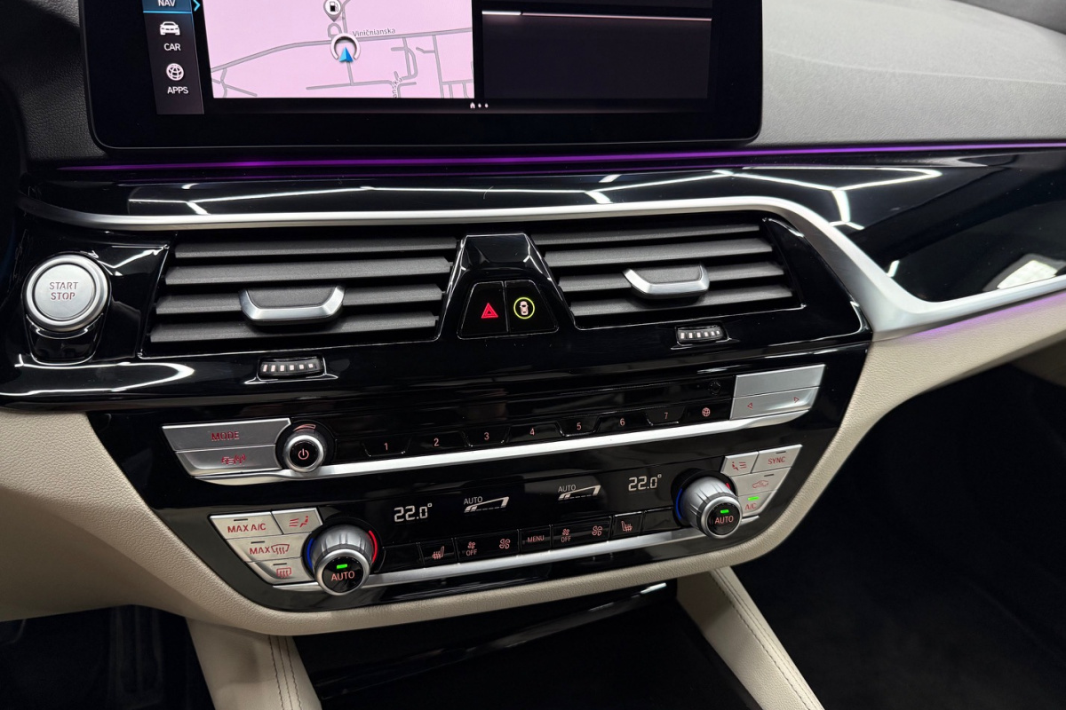 Ponuka vozidiel / BMW Rad 5 530e xDrive A/T - video