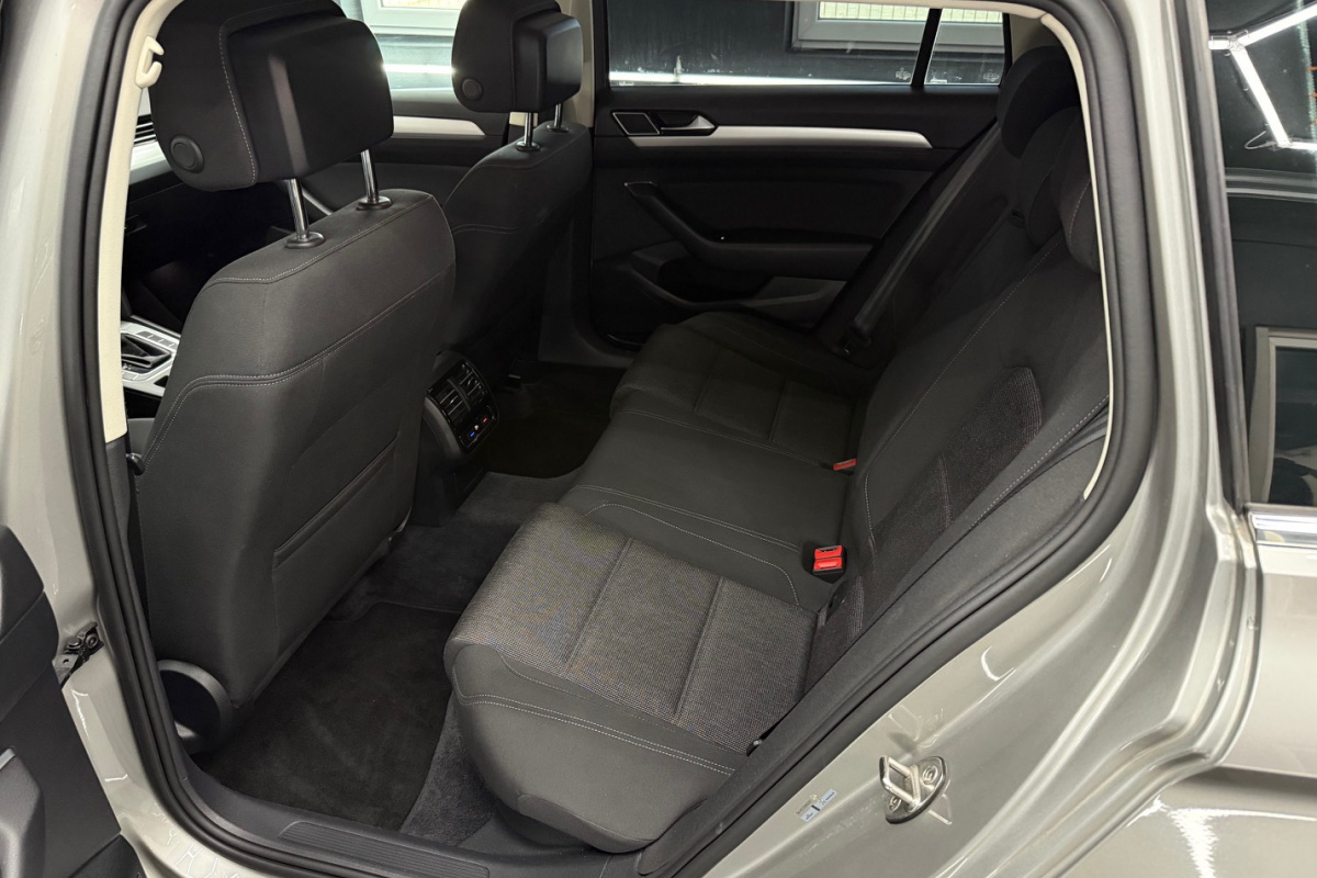 Ponuka vozidiel / Volkswagen Passat Variant 1.6 DSG - video