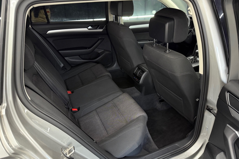  Ponuka vozidiel / Volkswagen Passat Variant 1.6 DSG - video