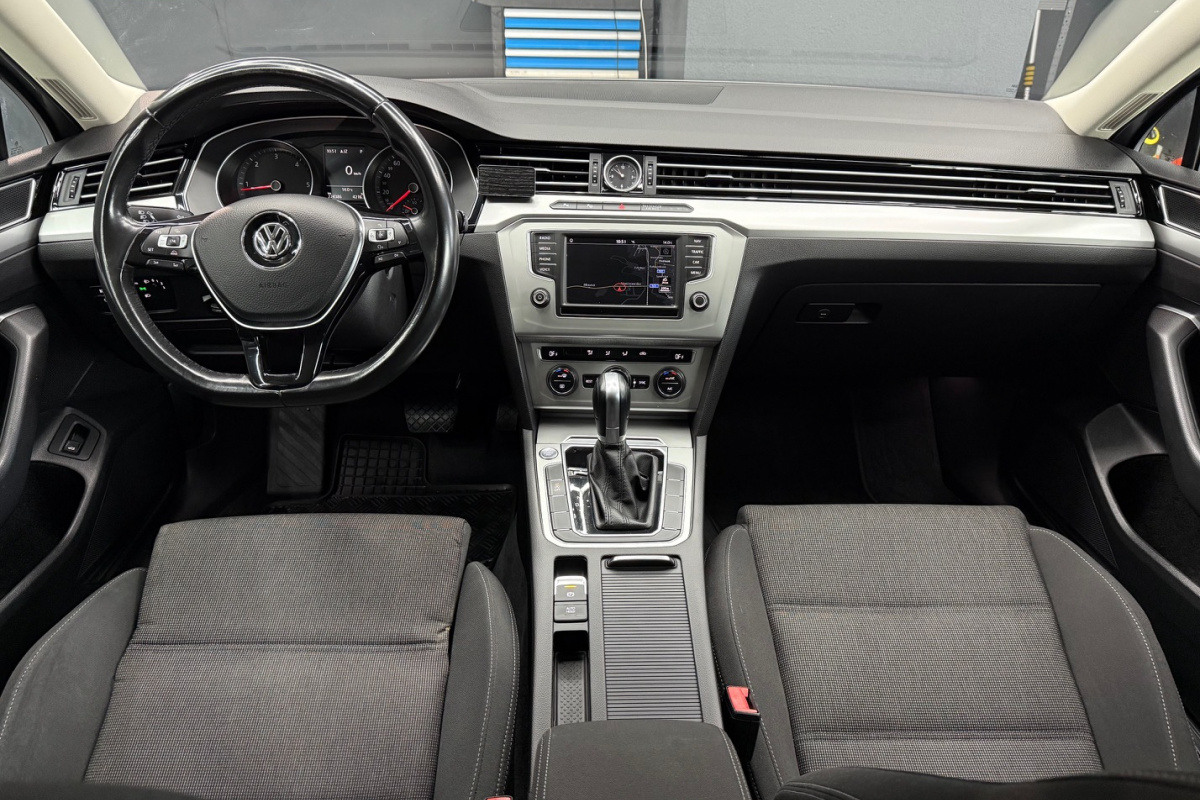 Ponuka vozidiel / Volkswagen Passat Variant 1.6 DSG - video