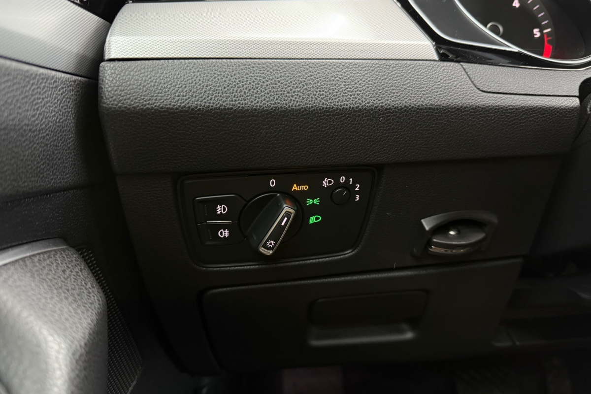 Ponuka vozidiel / Volkswagen Passat Variant 1.6 DSG - video