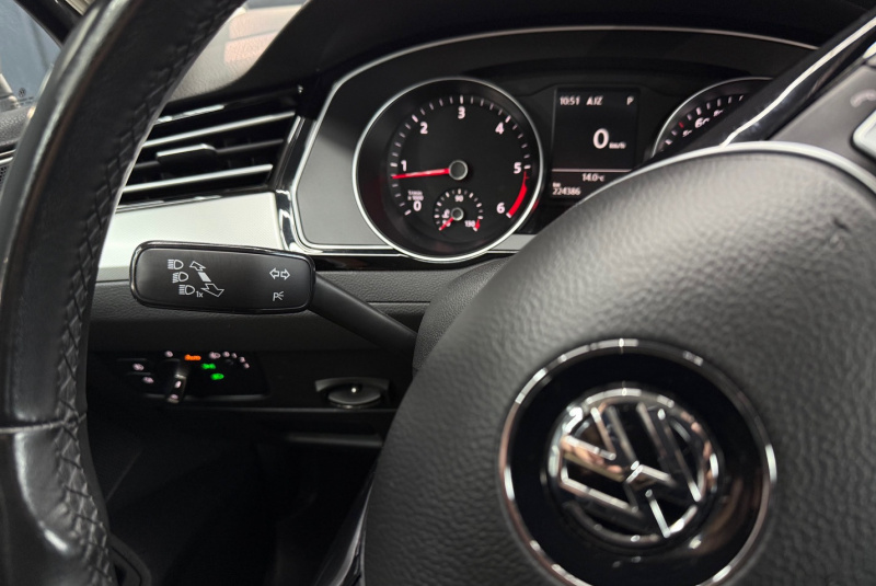  Ponuka vozidiel / Volkswagen Passat Variant 1.6 DSG - video