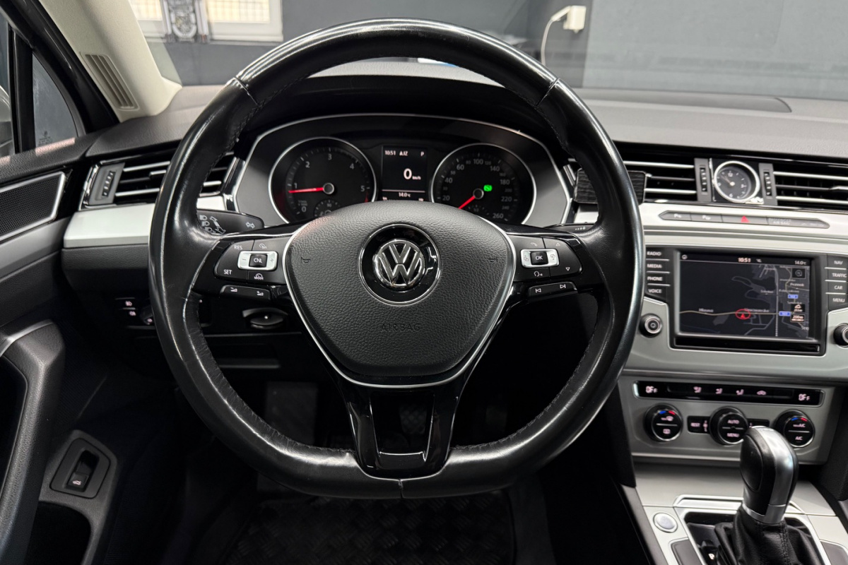 Ponuka vozidiel / Volkswagen Passat Variant 1.6 DSG - video
