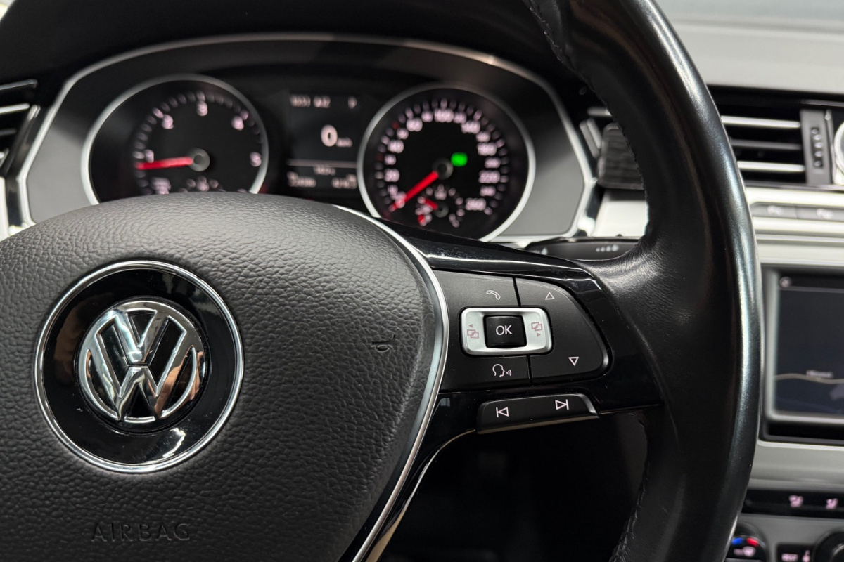 Ponuka vozidiel / Volkswagen Passat Variant 1.6 DSG - video