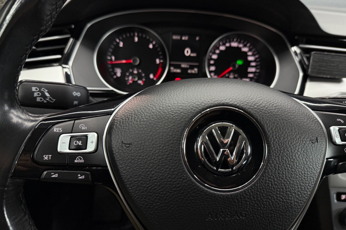 Ponuka vozidiel / Volkswagen Passat Variant 1.6 DSG - video
