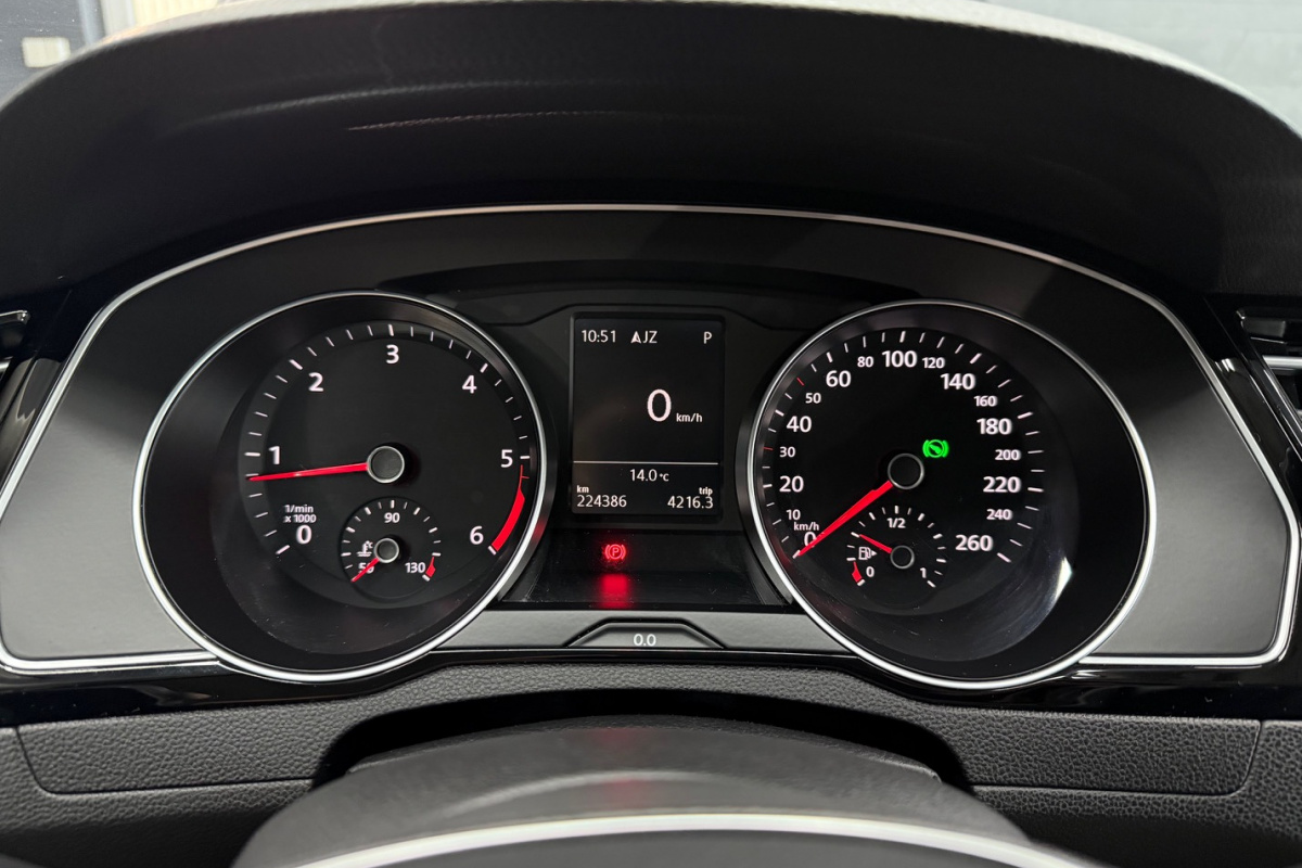 Ponuka vozidiel / Volkswagen Passat Variant 1.6 DSG - video