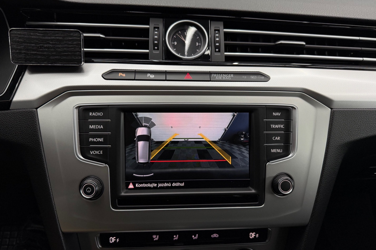 Ponuka vozidiel / Volkswagen Passat Variant 1.6 DSG - video
