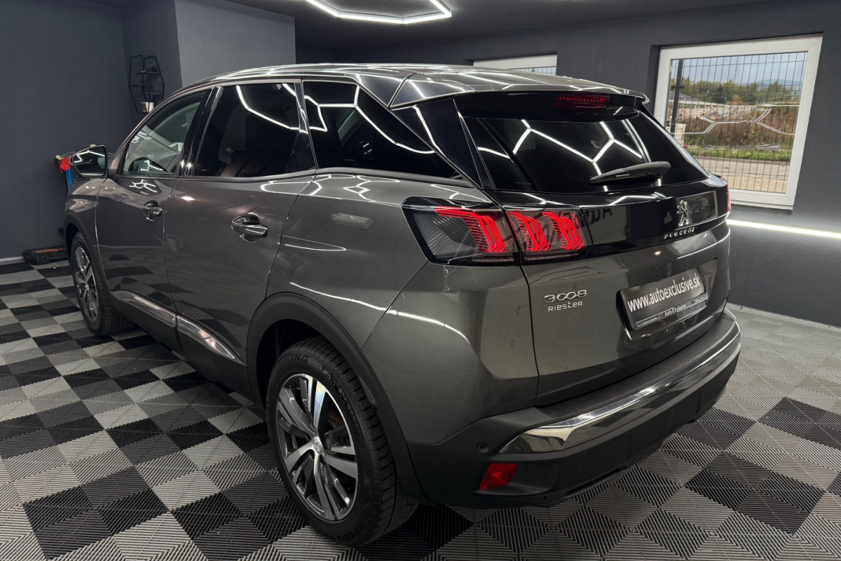 Ponuka vozidiel / Peugeot 3008 1.5 Blue HDi 130k Allure A/T - video