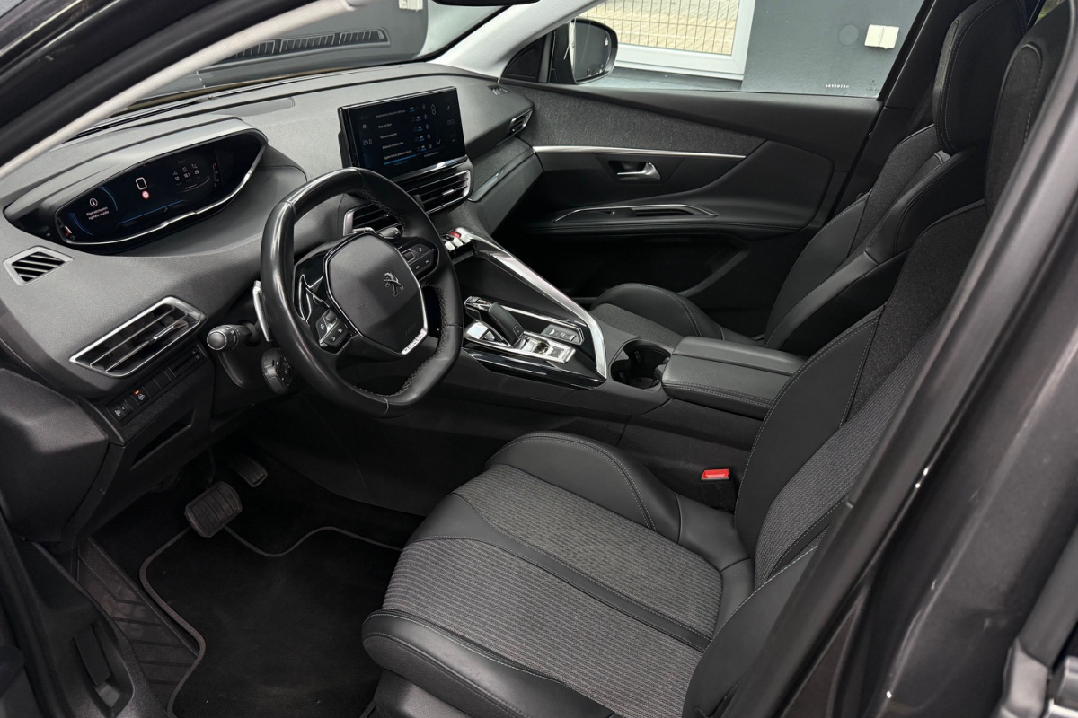 Ponuka vozidiel / Peugeot 3008 1.5 Blue HDi 130k Allure A/T - video