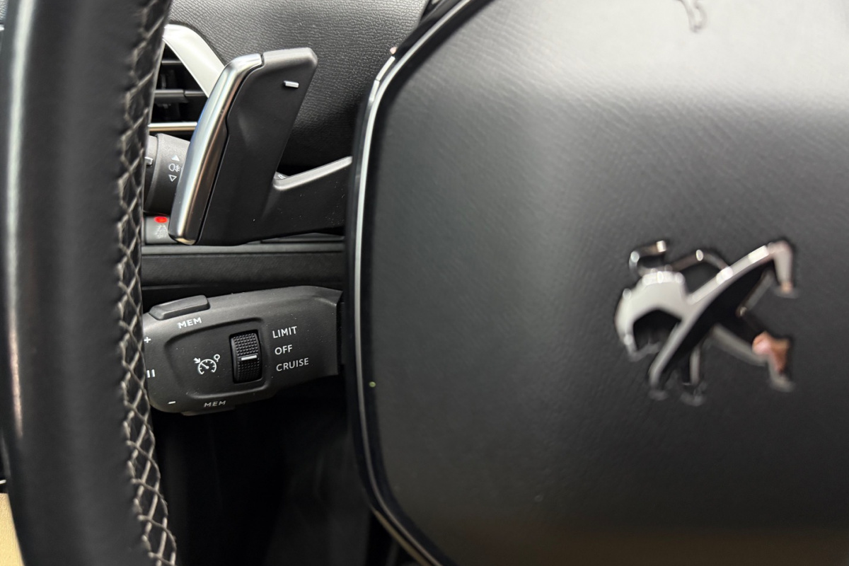 Ponuka vozidiel / Peugeot 3008 1.5 Blue HDi 130k Allure A/T - video