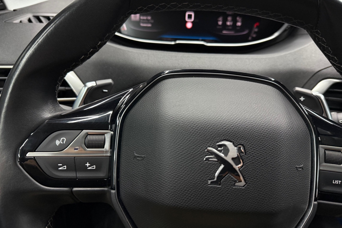 Ponuka vozidiel / Peugeot 3008 1.5 Blue HDi 130k Allure A/T - video