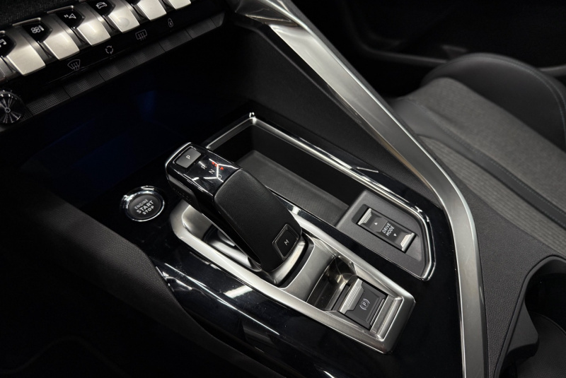  Ponuka vozidiel / Peugeot 3008 1.5 Blue HDi 130k Allure A/T - video