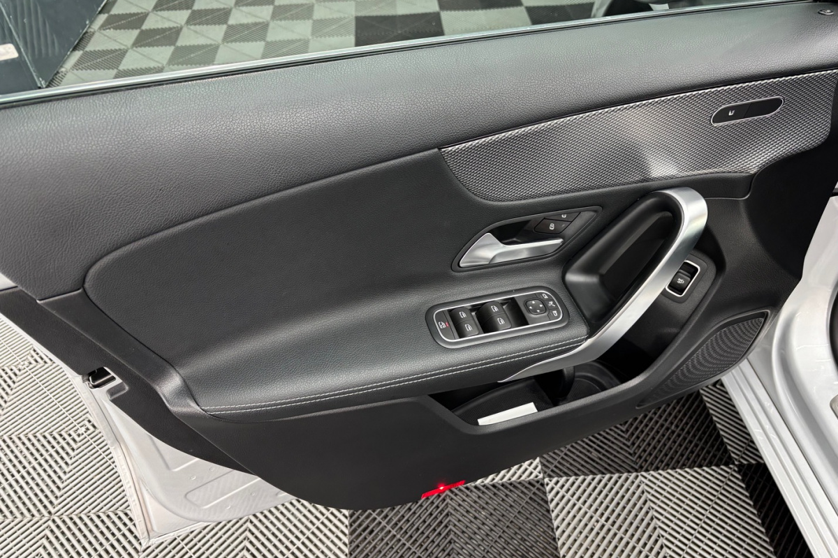 Ponuka vozidiel / Mercedes-Benz A trieda 180 d /T - video Ponuka vozidiel / Mercedes-Benz A trieda 180 d /T - video