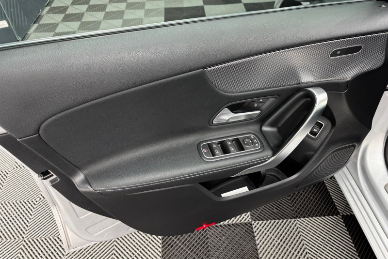 Ponuka vozidiel / Mercedes-Benz A trieda 180 d /T - video Ponuka vozidiel / Mercedes-Benz A trieda 180 d /T - video