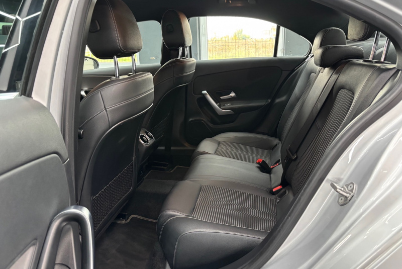  Ponuka vozidiel / Mercedes-Benz A trieda 180 d /T - video