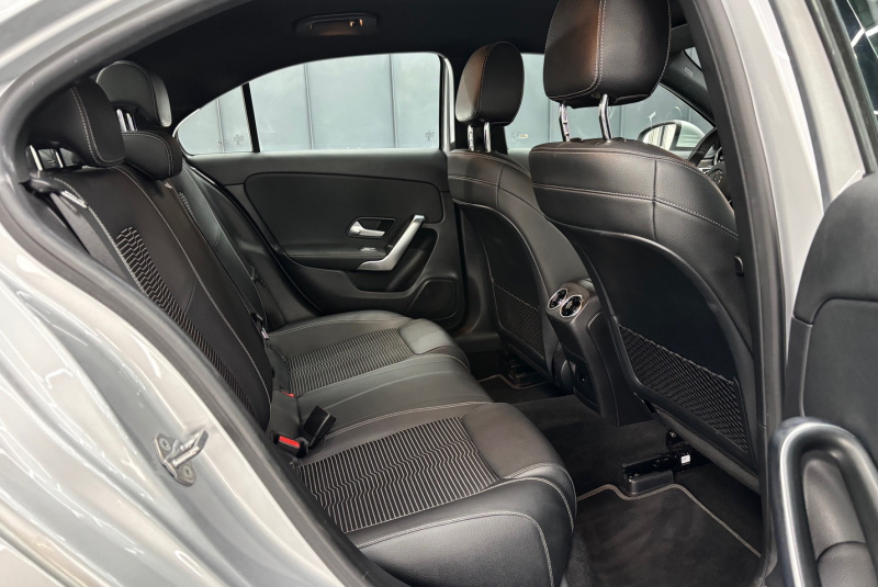  Ponuka vozidiel / Mercedes-Benz A trieda 180 d /T - video