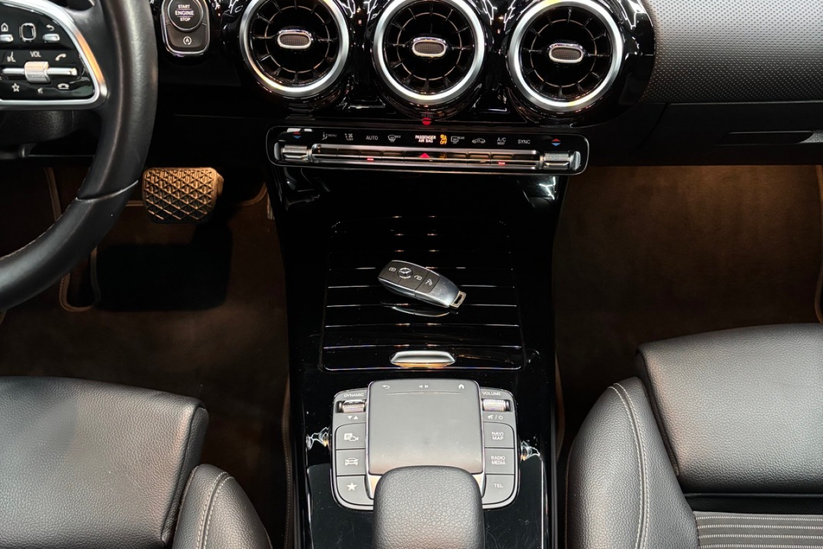 Ponuka vozidiel / Mercedes-Benz A trieda 180 d /T - video Ponuka vozidiel / Mercedes-Benz A trieda 180 d /T - video