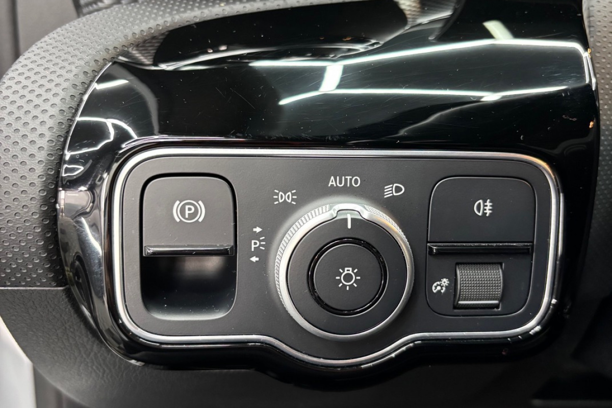 Ponuka vozidiel / Mercedes-Benz A trieda 180 d /T - video