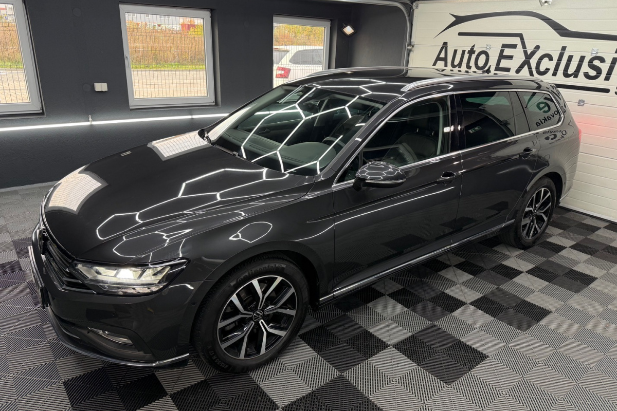 Ponuka vozidiel / Volkswagen Passat Variant 2.0 TDI EVO Elegance DSG - video