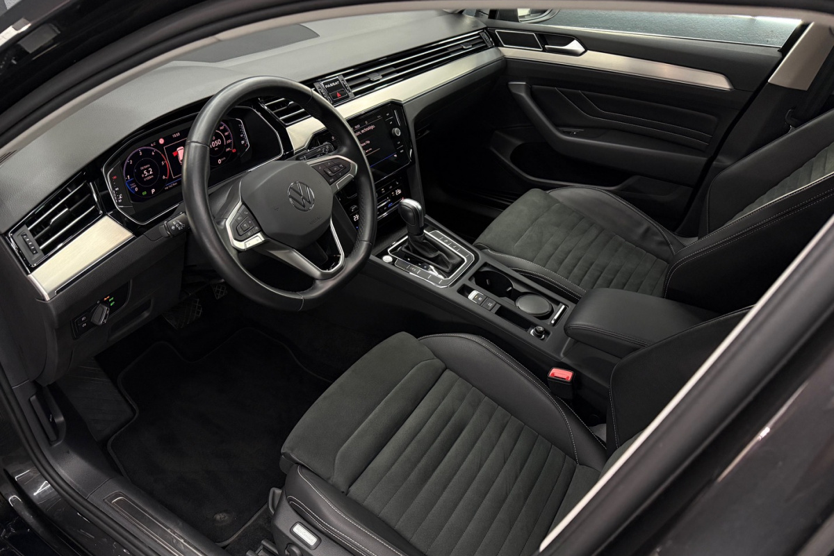 Ponuka vozidiel / Volkswagen Passat Variant 2.0 TDI EVO Elegance DSG - video