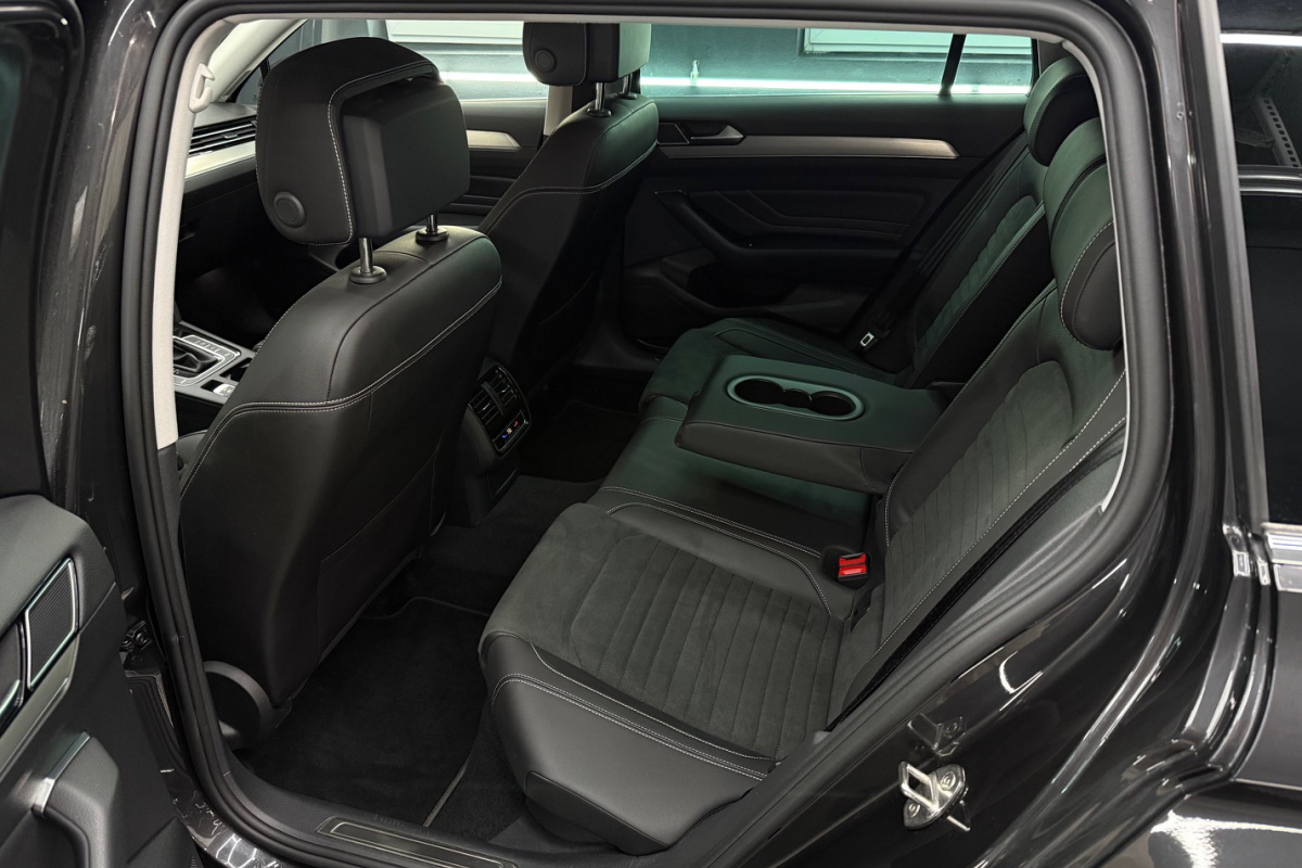 Ponuka vozidiel / Volkswagen Passat Variant 2.0 TDI EVO Elegance DSG - video