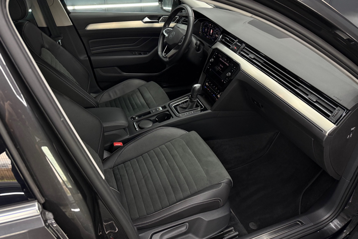 Ponuka vozidiel / Volkswagen Passat Variant 2.0 TDI EVO Elegance DSG - video