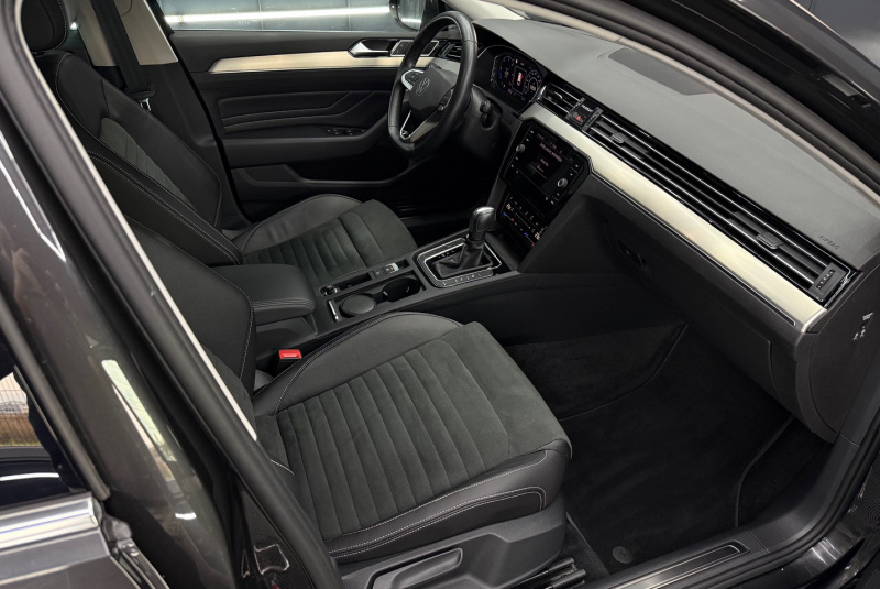  Ponuka vozidiel / Volkswagen Passat Variant 2.0 TDI EVO Elegance DSG - video
