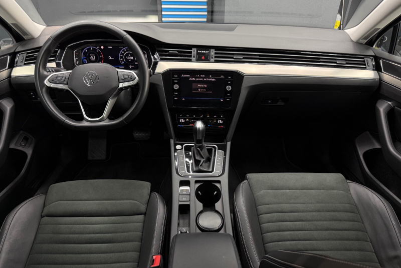 Ponuka vozidiel / Volkswagen Passat Variant 2.0 TDI EVO Elegance DSG - video