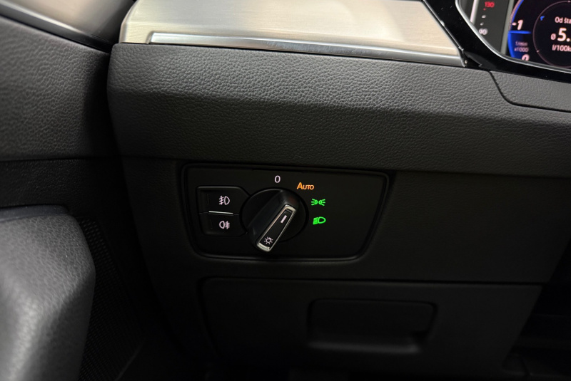  Ponuka vozidiel / Volkswagen Passat Variant 2.0 TDI EVO Elegance DSG - video