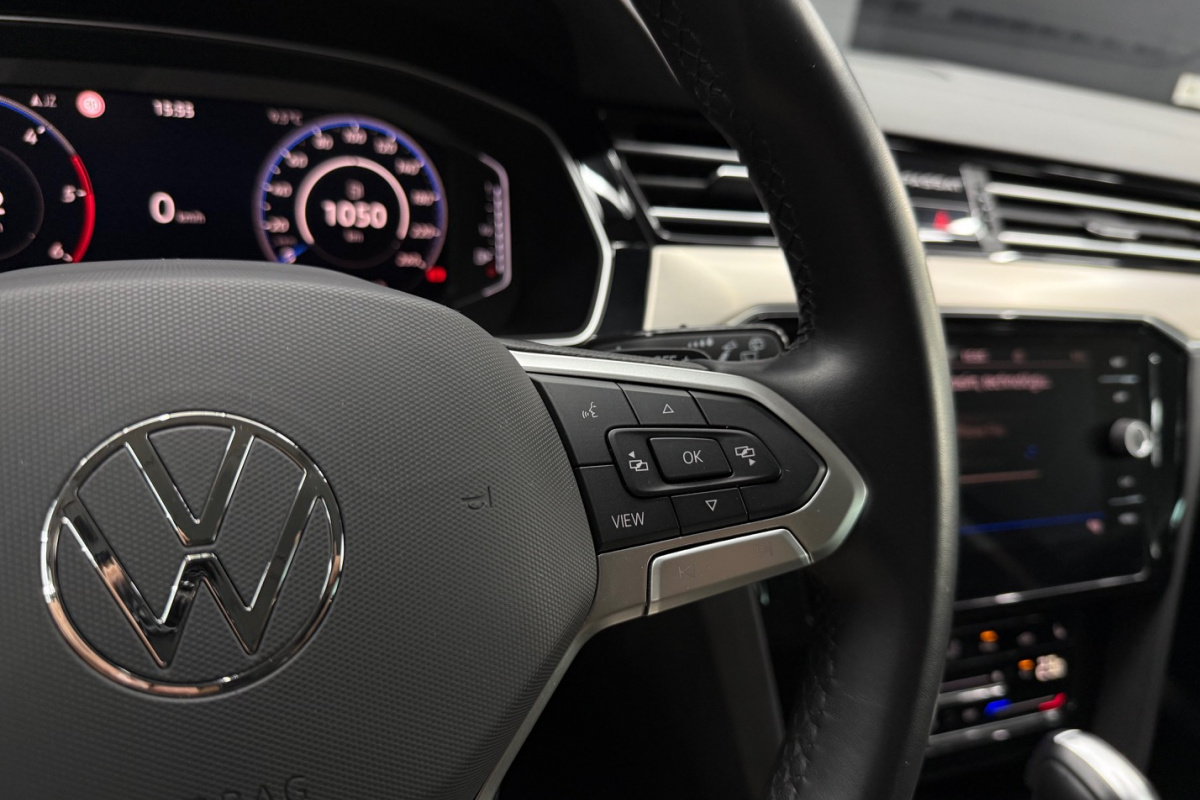 Ponuka vozidiel / Volkswagen Passat Variant 2.0 TDI EVO Elegance DSG - video