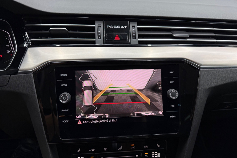  Ponuka vozidiel / Volkswagen Passat Variant 2.0 TDI EVO Elegance DSG - video