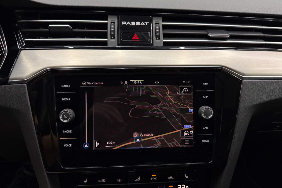 Ponuka vozidiel / Volkswagen Passat Variant 2.0 TDI EVO Elegance DSG - video