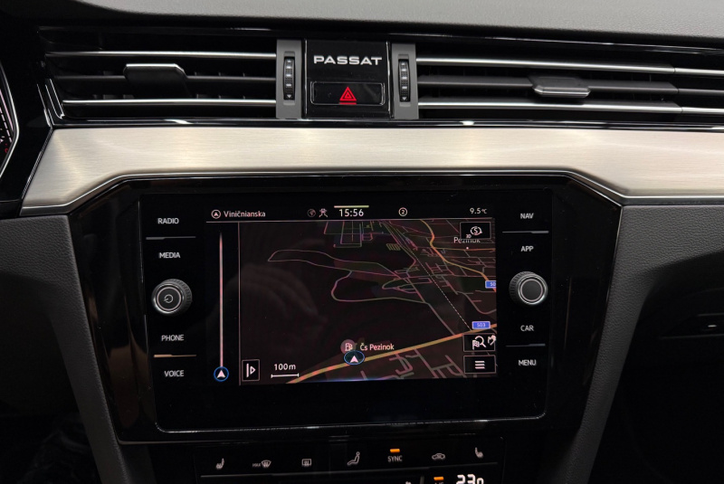  Ponuka vozidiel / Volkswagen Passat Variant 2.0 TDI EVO Elegance DSG - video