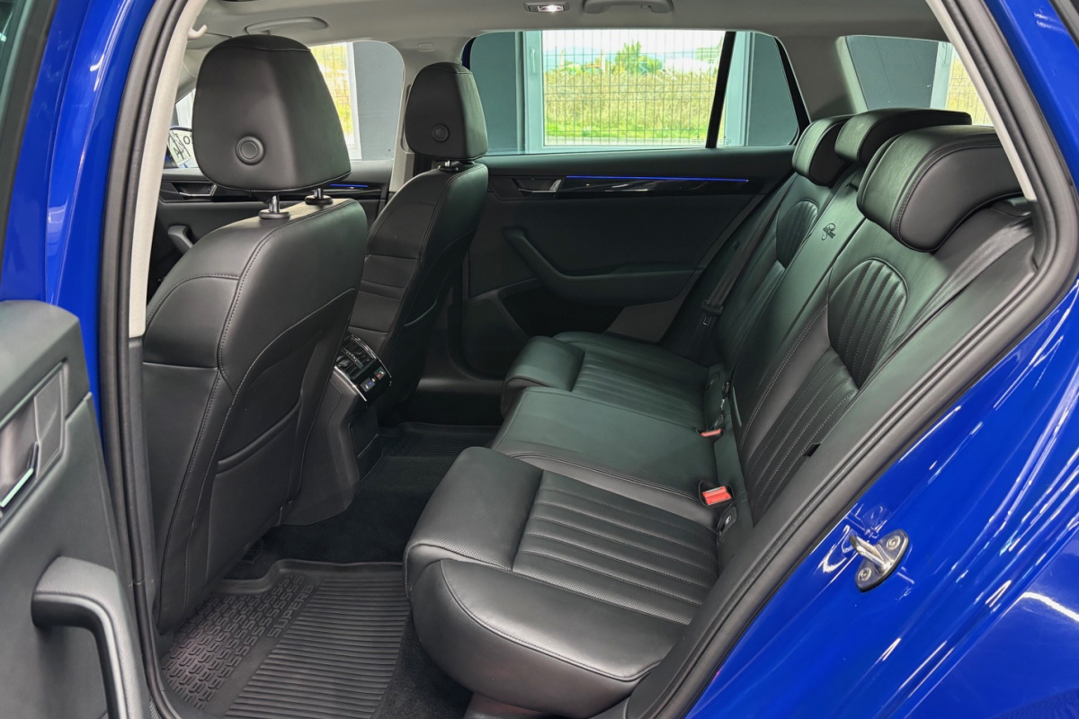 Ponuka vozidiel / Škoda Superb Combi 2.0 TDI 4x4 LAURIN & KLEMENT - video