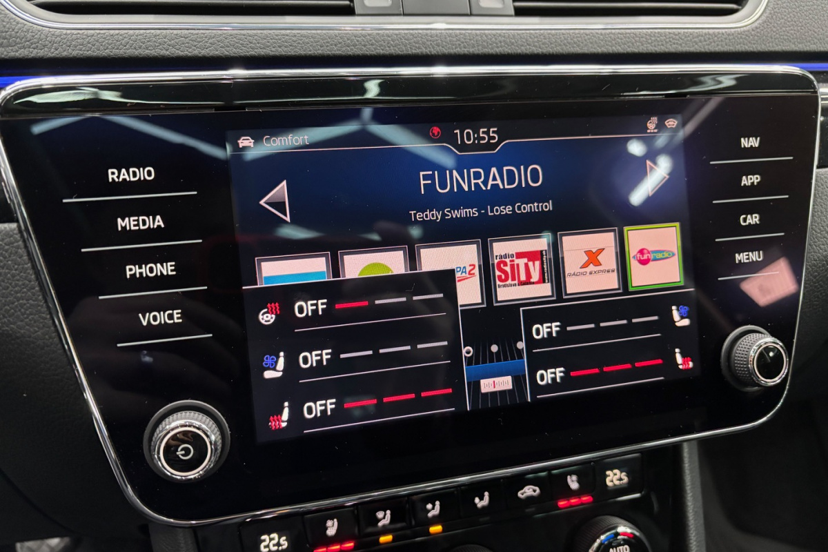 Ponuka vozidiel / Škoda Superb Combi 2.0 TDI 4x4 LAURIN & KLEMENT - video