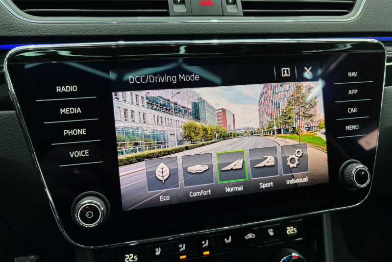  Ponuka vozidiel / Škoda Superb Combi 2.0 TDI 4x4 LAURIN & KLEMENT - video