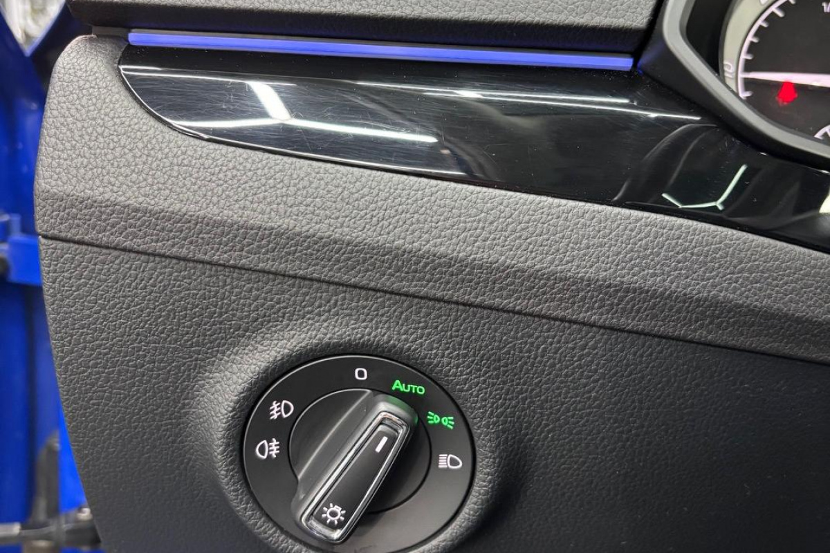 Ponuka vozidiel / Škoda Superb Combi 2.0 TDI 4x4 LAURIN & KLEMENT - video Ponuka vozidiel / Škoda Superb Combi 2.0 TDI 4x4 LAURIN & KLEMENT - video