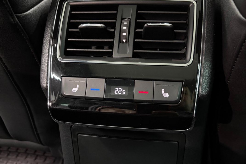  Ponuka vozidiel / Škoda Superb Combi 2.0 TDI 4x4 LAURIN & KLEMENT - video