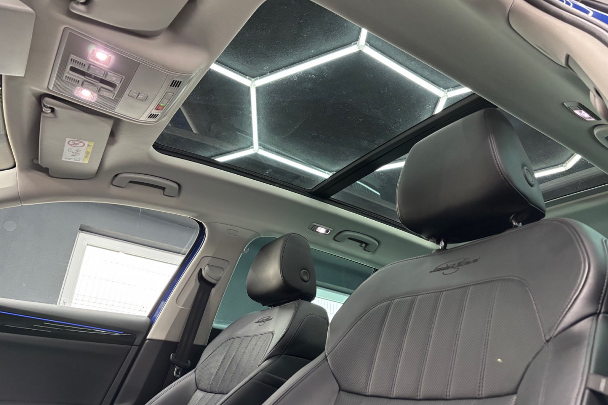 Ponuka vozidiel / Škoda Superb Combi 2.0 TDI 4x4 LAURIN & KLEMENT - video