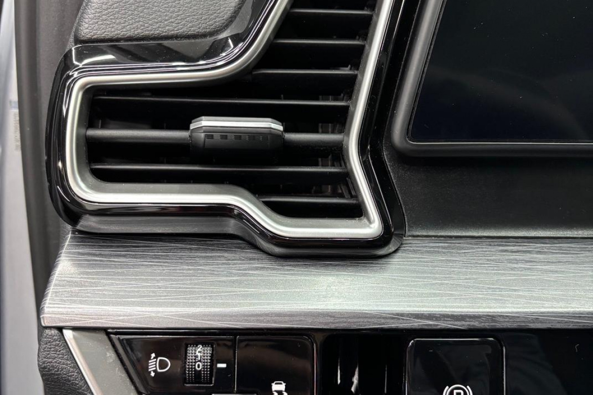 Ponuka vozidiel / Kia Sportage 1.6 CRDi mHEV Gold A/T - video Ponuka vozidiel / Kia Sportage 1.6 CRDi mHEV Gold A/T - video