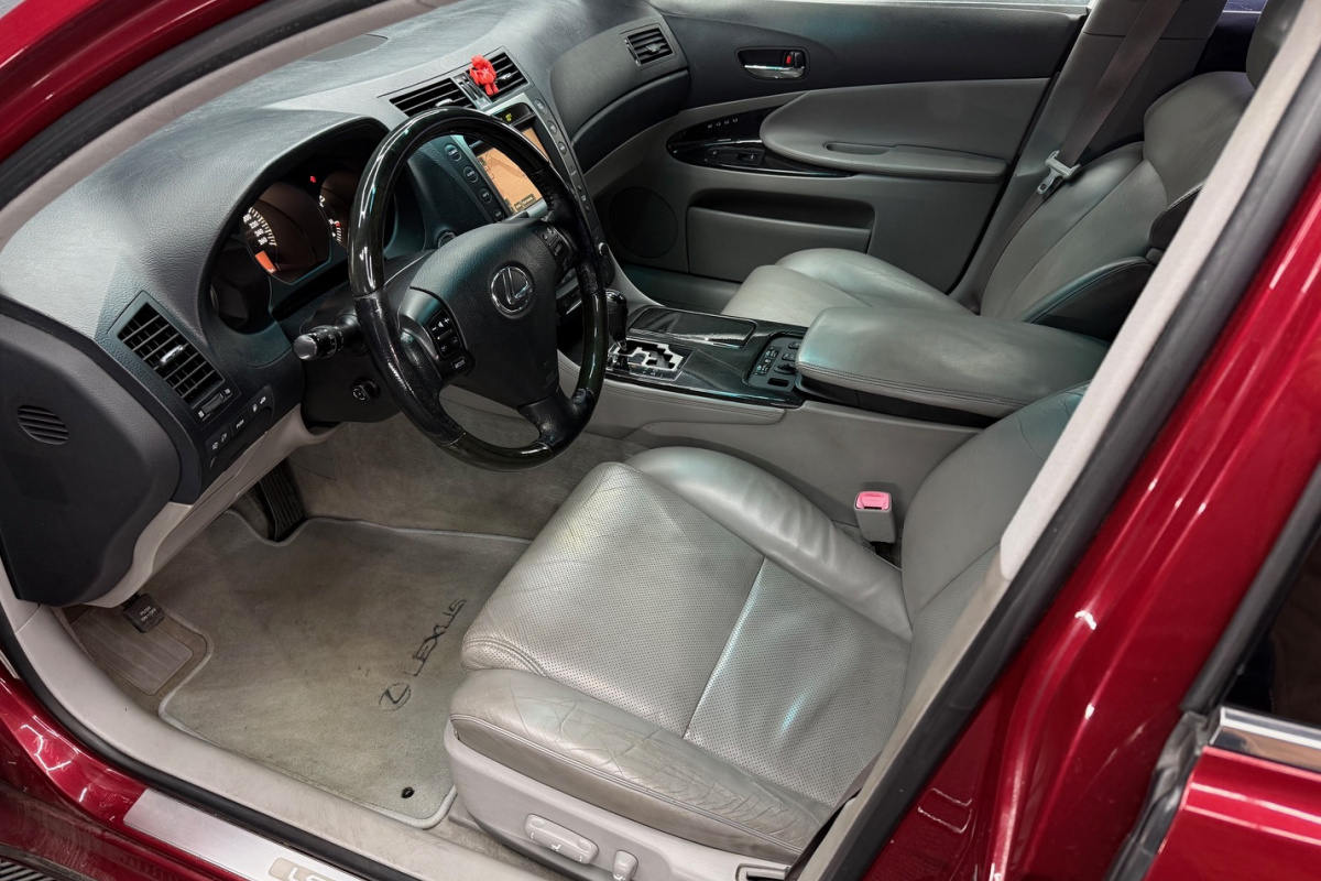 Ponuka vozidiel / Lexus GS 300 F/E1/M1 - video