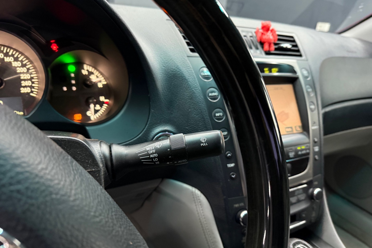 Ponuka vozidiel / Lexus GS 300 F/E1/M1 - video